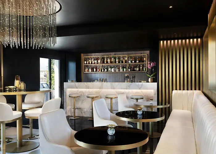 מלון The Pantheon Iconic Hotel, Autograph Collection 5*